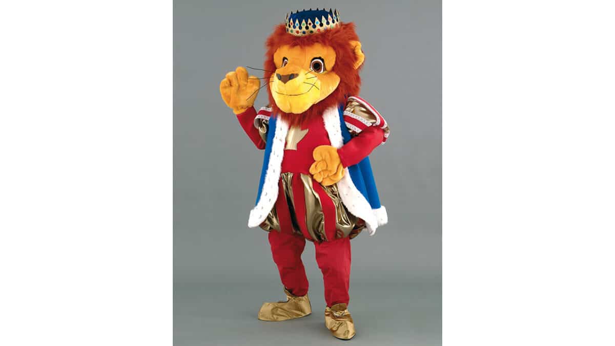 LION HABILLÉ ROI