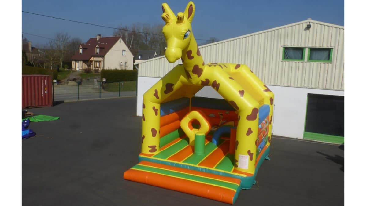 GIRAFE OBSTACLES 5x4m GONFLABLE