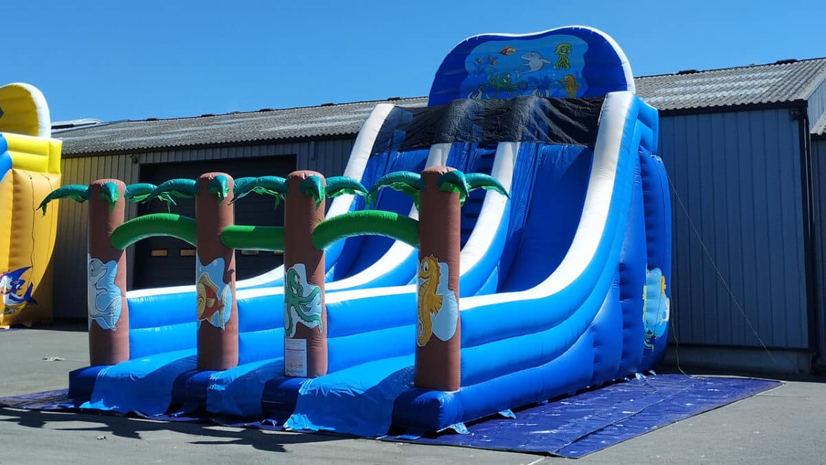 COMPLEXE TOBOGGAN MER AVEC TOIT