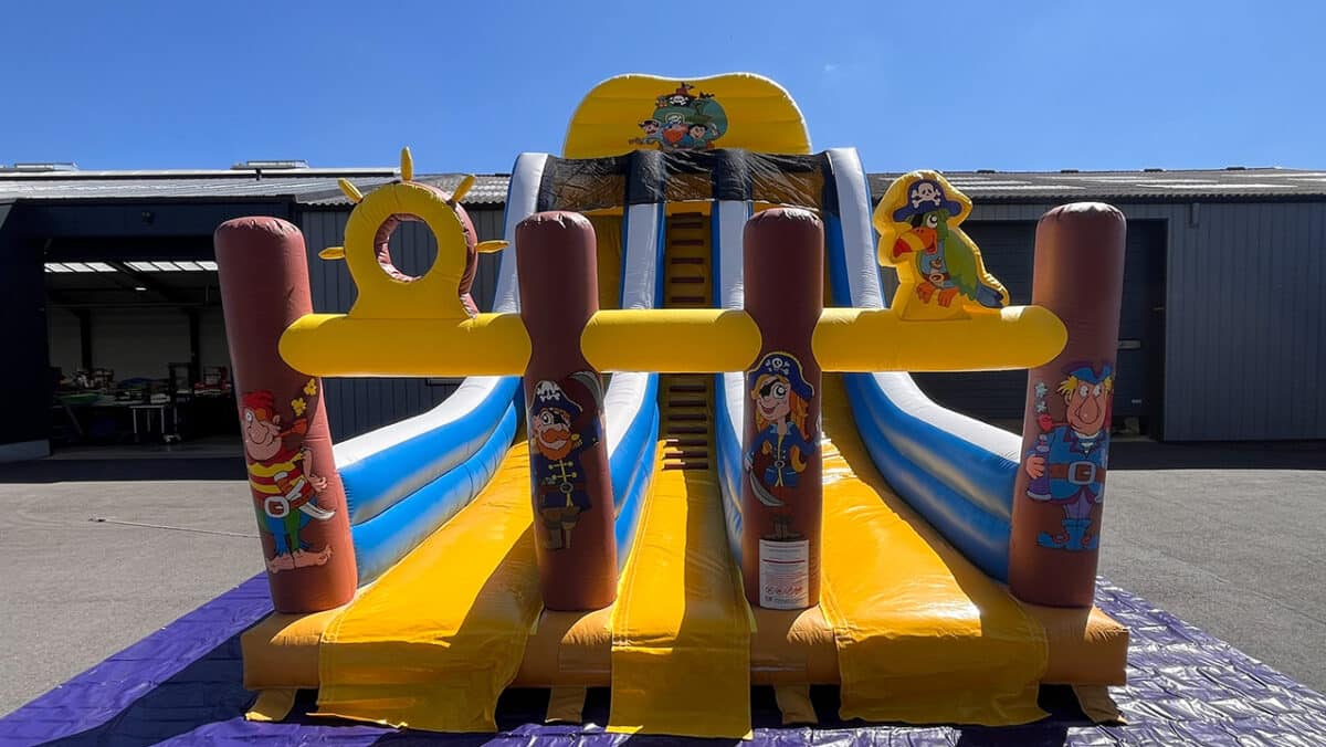 COMPLEXE TOBOGGAN MER AVEC TOIT