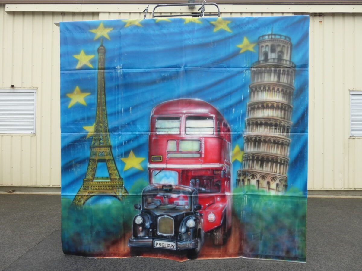 DÉCOR PEINT SUR BÂCHE