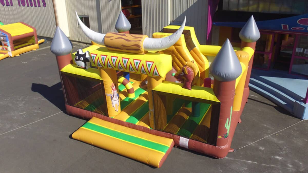 MULTIPLAY OBSTACLES AVEC TOIT TIGRE GONFLABLE