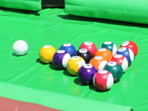 11695 - <p>16 ballons de<br />
billard foot</p>