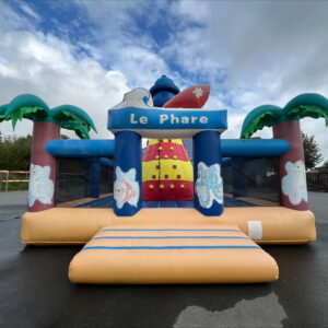 BOUNCER PYRAMIDE PHARE