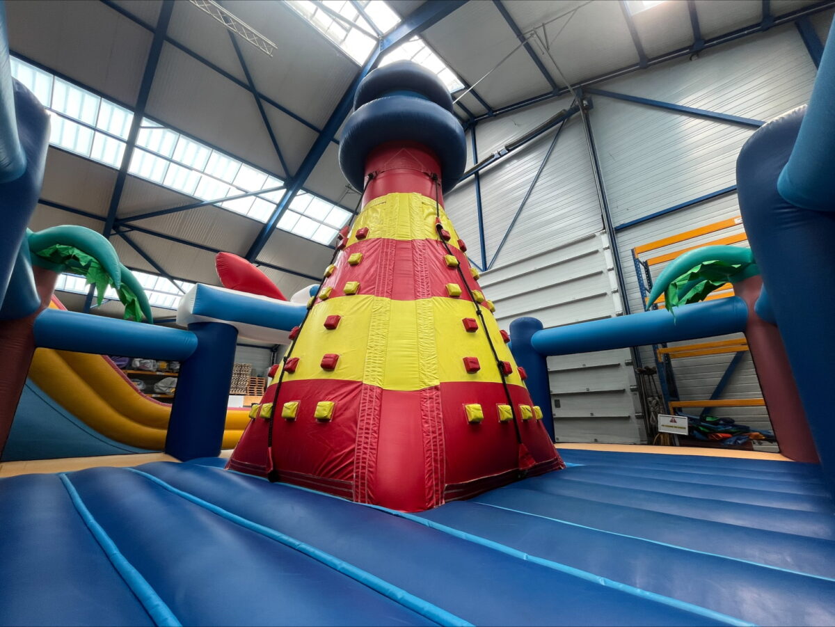 TOBOGGAN THEME CIRQUE 320 GONFLABLE