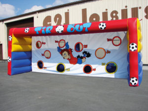 Jeu gonflable TIR AU BUT large, 2m par 3m. Cage de foot gonflable.